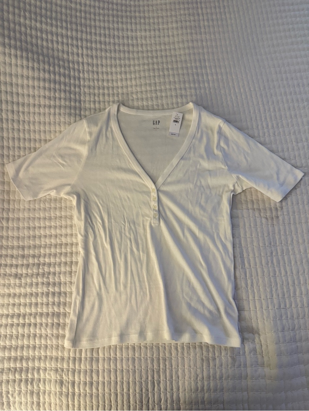NWT GAP Women's Tee bundle - Lavender, Red, White - Picture 2 of 4